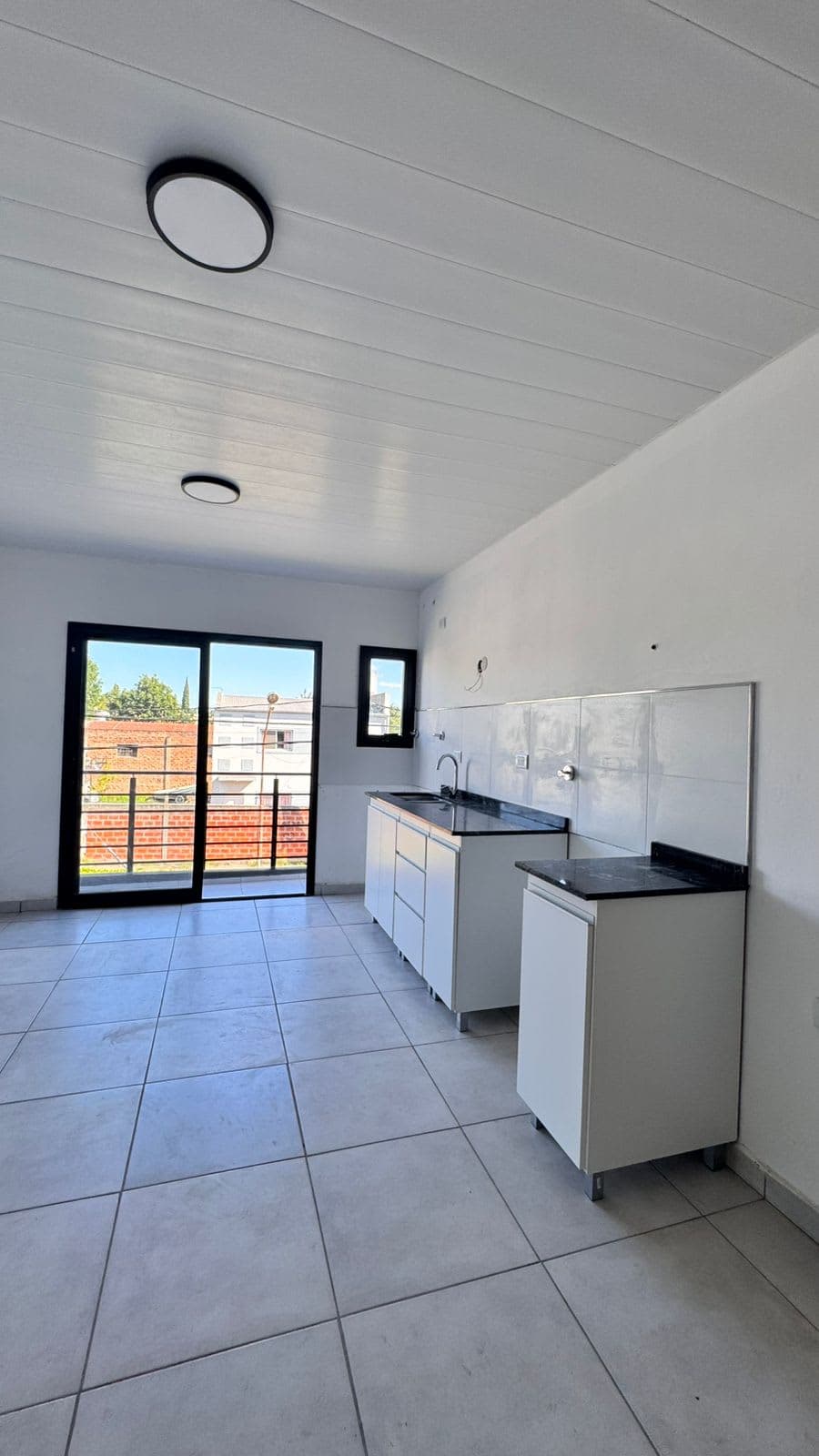 DEPARTAMENTO MONOAMBIENTE EN ALQUILER📍Ubicado en Sarmiento y Diez Figueras | A ESTRENAR